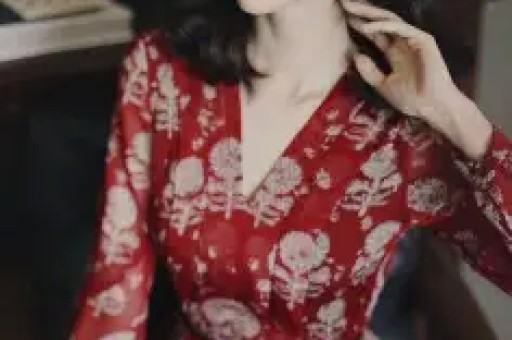 网红殷世航爆料好兄弟童锦程一个月三四百万三年狂赚一个亿网友：说好的吃泡面呢？