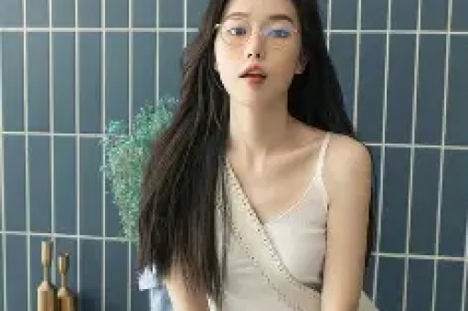 港星邝文珣状态好女儿调皮捣蛋生日当天